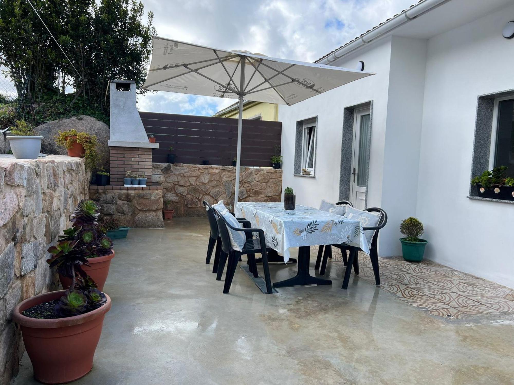 O Cobijo De Elva Villa Arou Bagian luar foto